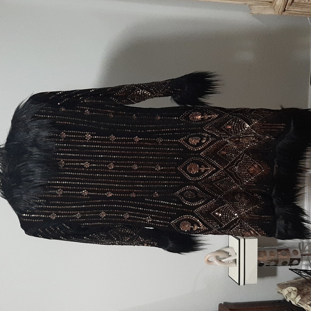 Beautiful Coat. - Picture 2 of 3